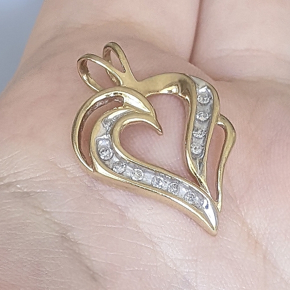 10K solid gold diamond heart pendant - Picture 1 of 12